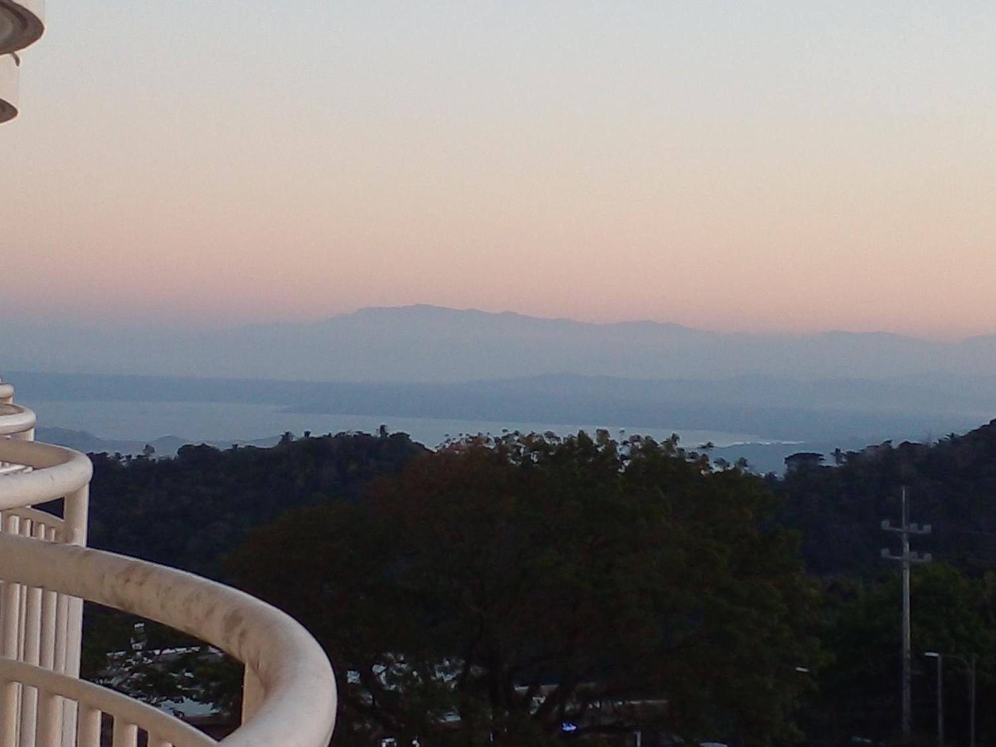 Tagaytay Prime Residences With Swimming Pool & Viewing Deck Tagaytay City Chambre photo
