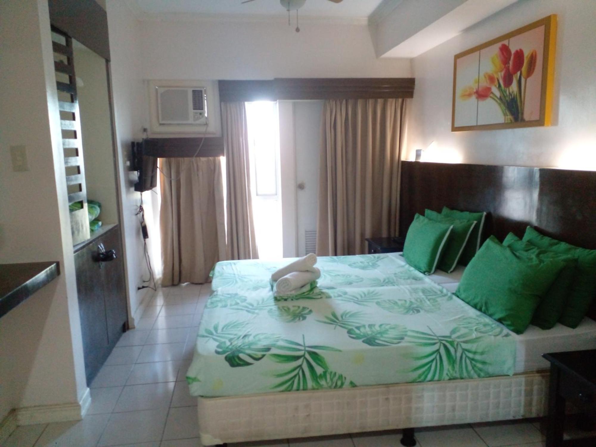 Tagaytay Prime Residences With Swimming Pool & Viewing Deck Tagaytay City Chambre photo